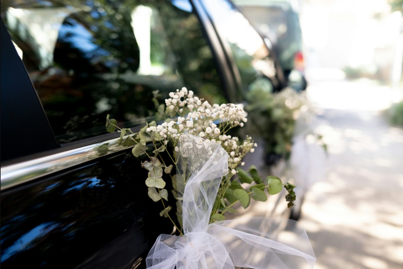 Auto mit Blumen